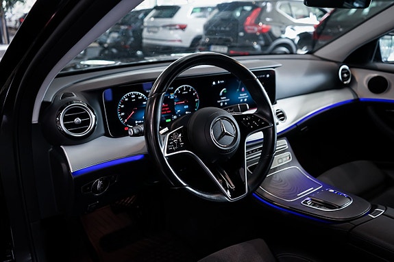 Mercedes-Benz E300 10 of 28