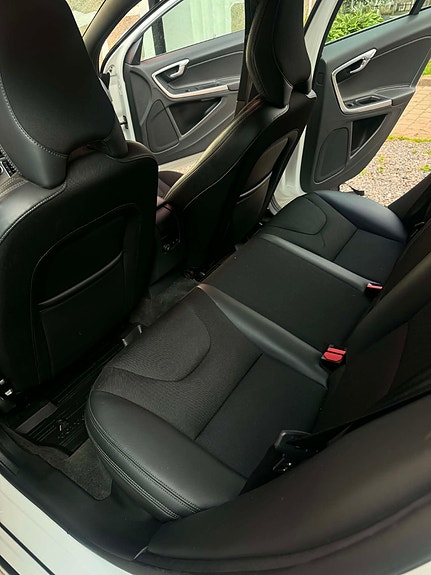 Volvo V60 5 of 7
