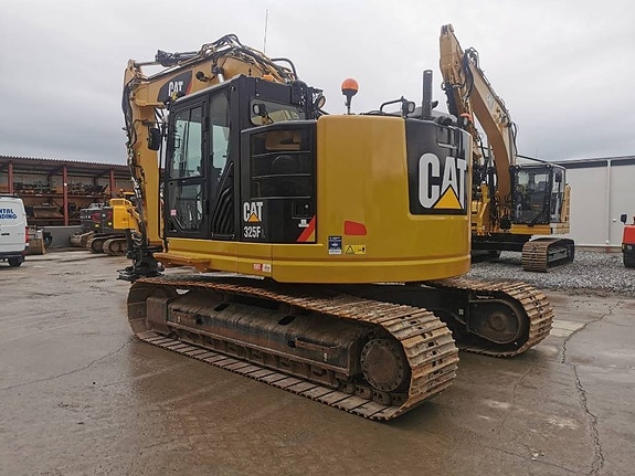 CAT 325 FL CR 3 of 16