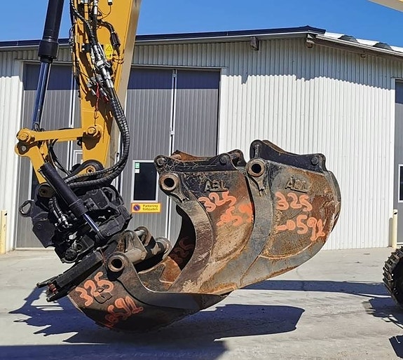 CAT 325 FL CR 12 of 16