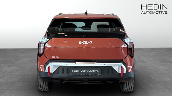Kia EV3 11 of 12