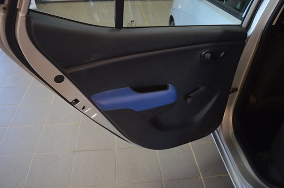 Hyundai i10 12 of 14