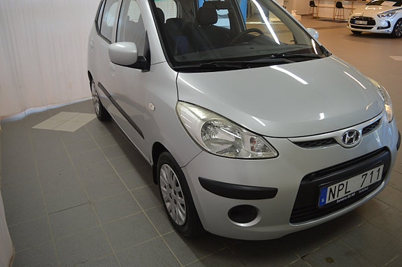 Hyundai i10 3 of 14