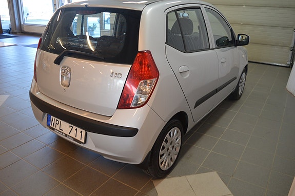 Hyundai i10 4 of 14