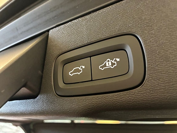 Volvo XC60 11 of 23