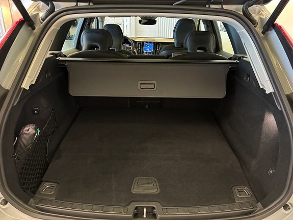 Volvo XC60 9 of 23