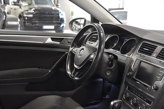 Volkswagen Golf Alltrack 8 of 18