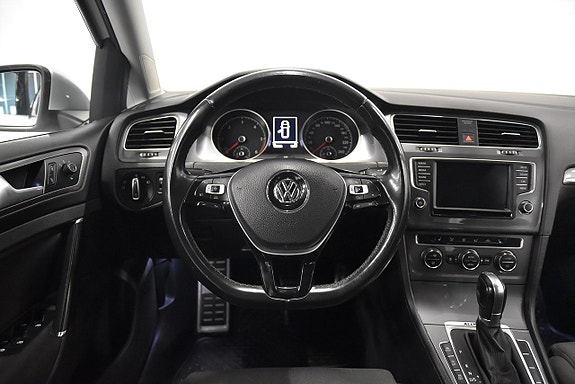 Volkswagen Golf Alltrack 2 of 18