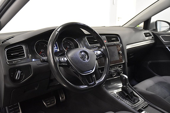 Volkswagen Golf Alltrack 9 of 19