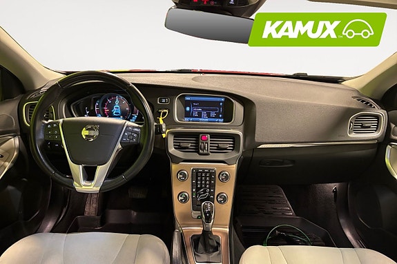 Volvo V40 Cross Country 10 of 24