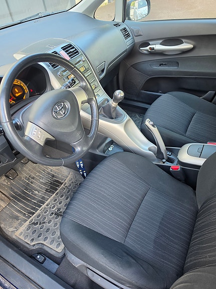 Toyota Auris 5 of 5