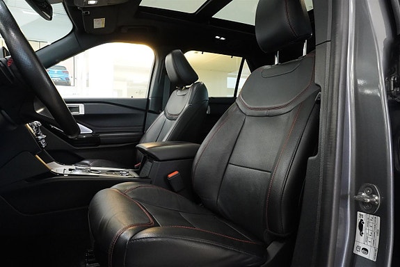 Ford Explorer 12 of 12