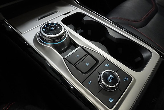 Ford Explorer 10 of 12