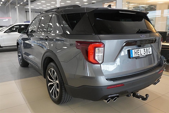 Ford Explorer 7 of 12