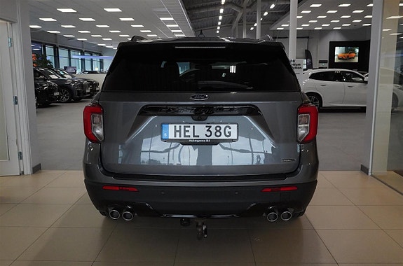 Ford Explorer 6 of 12