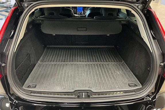 Volvo V60 11 of 28