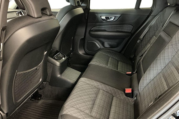 Volvo V60 17 of 28