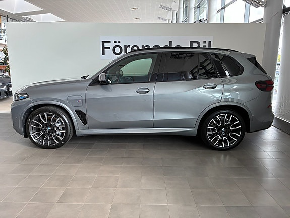 BMW X5 3 of 17