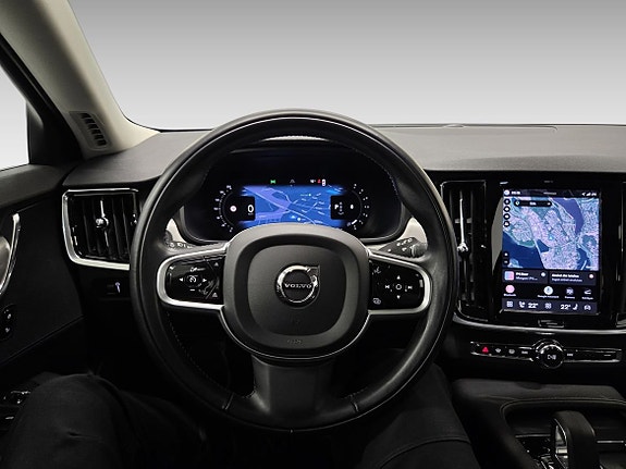 Volvo V90 Cross Country 8 of 10