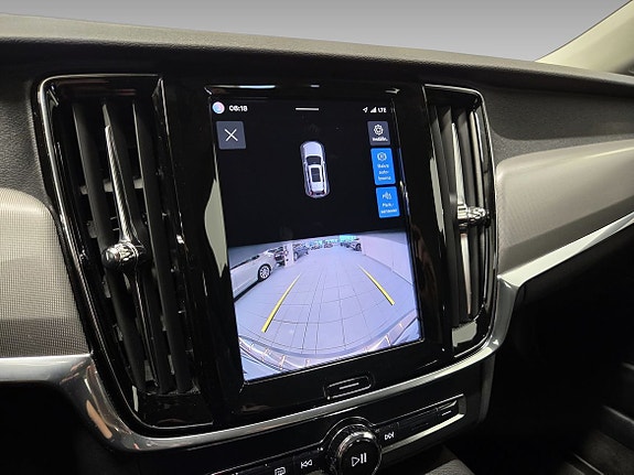 Volvo V90 Cross Country 10 of 16