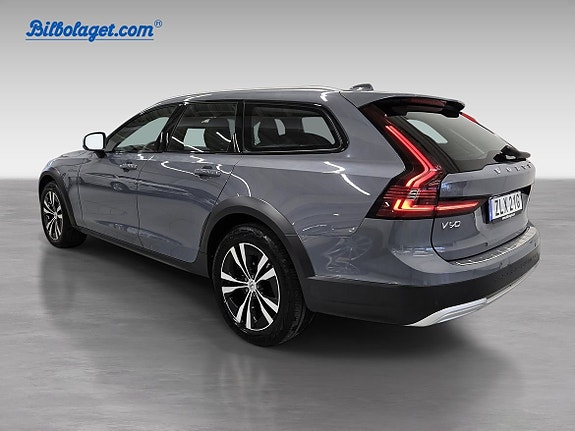 Volvo V90 Cross Country 4 of 10