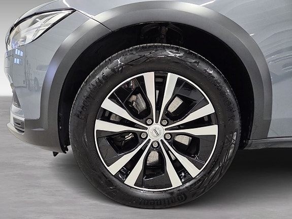 Volvo V90 Cross Country 16 of 16