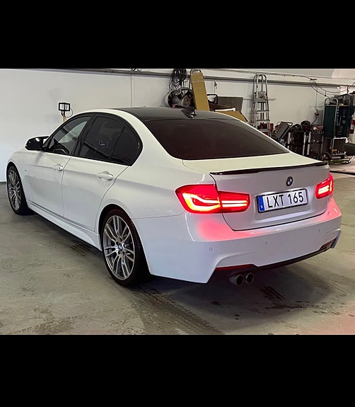 BMW 318i 4 of 4