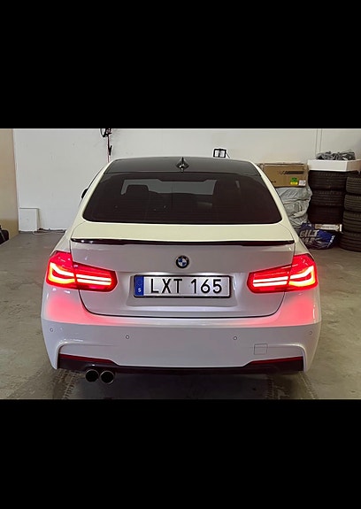 BMW 318i 2 of 4