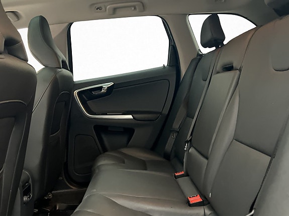 Volvo XC60 18 of 30