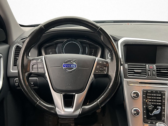 Volvo XC60 15 of 30