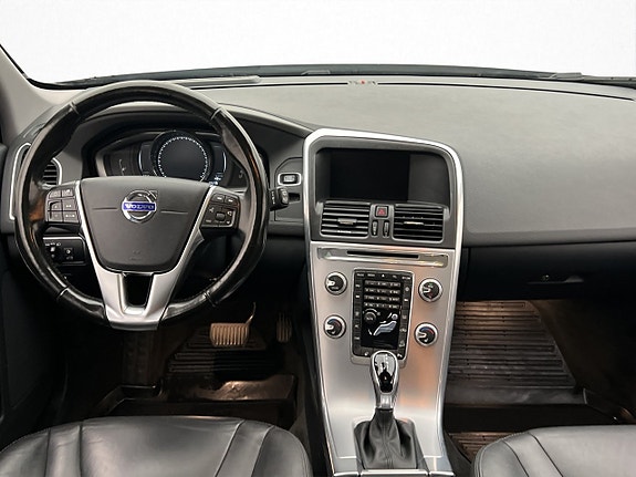 Volvo XC60 14 of 30