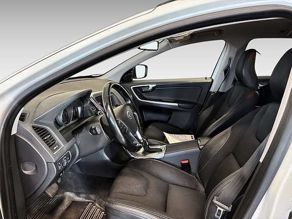 Volvo XC60 9 of 13
