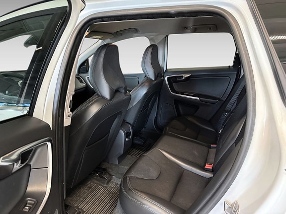 Volvo XC60 10 of 13