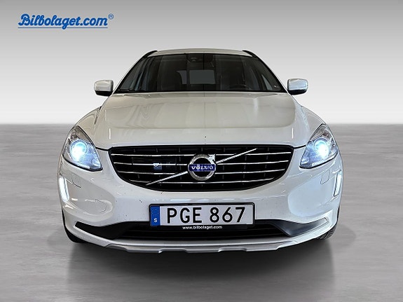 Volvo XC60 2 of 13