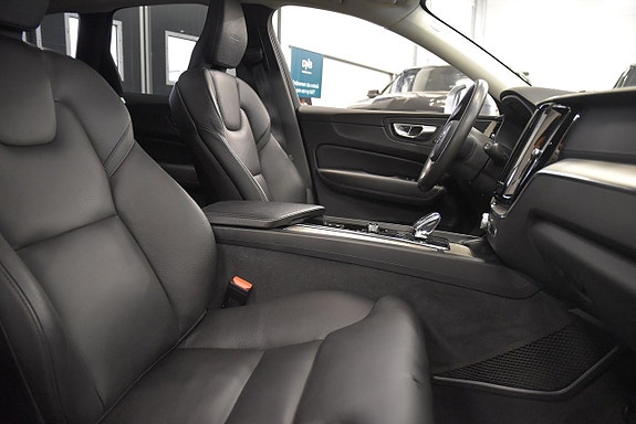 Volvo XC60 11 of 26