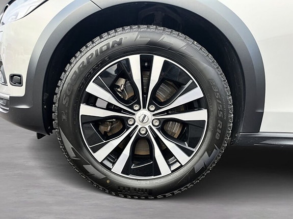 Volvo V90 Cross Country 8 of 20