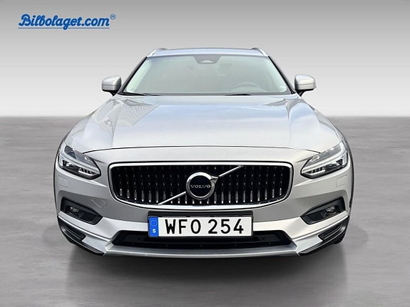 Volvo V90 Cross Country 2 of 20