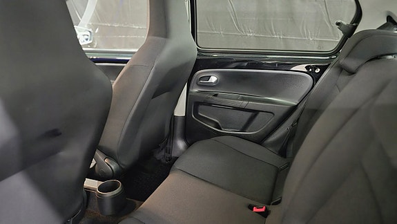 Volkswagen e-Up! 12 of 30