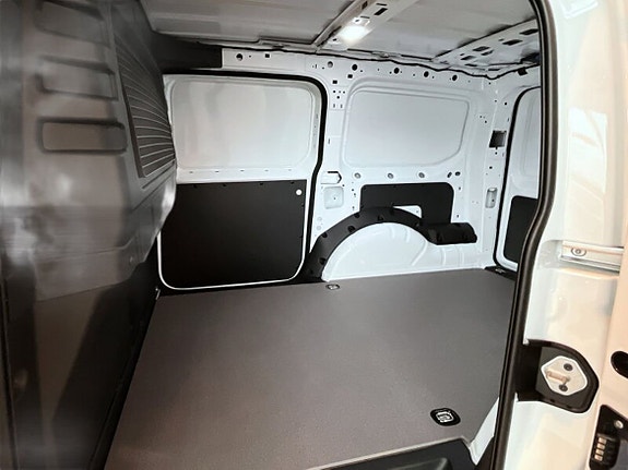 Ford Transit Connect 12 of 18