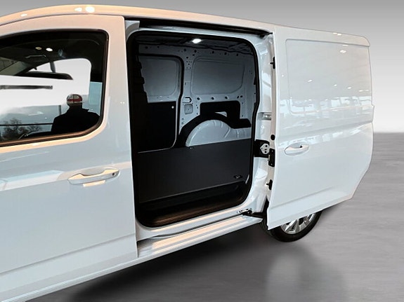 Ford Transit Connect 11 of 18