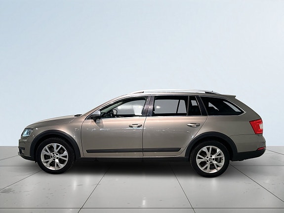 Skoda Octavia Scout 4 of 25