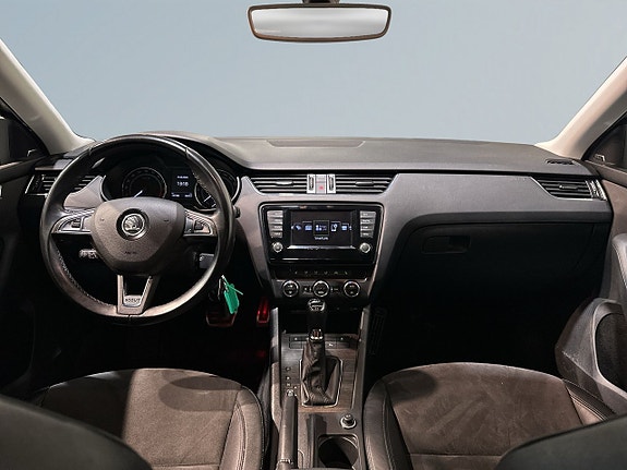 Skoda Octavia Scout 8 of 25