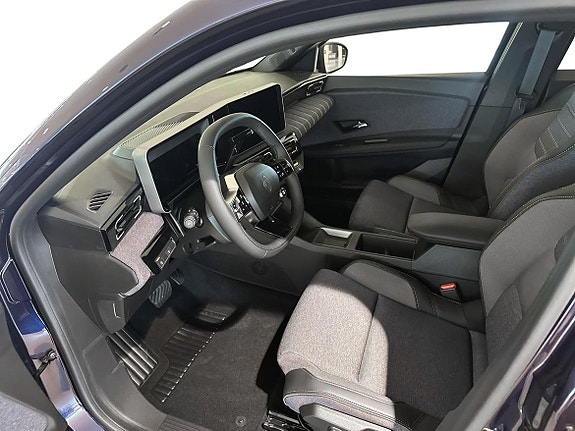 Renault 5 E-Tech 6 of 13
