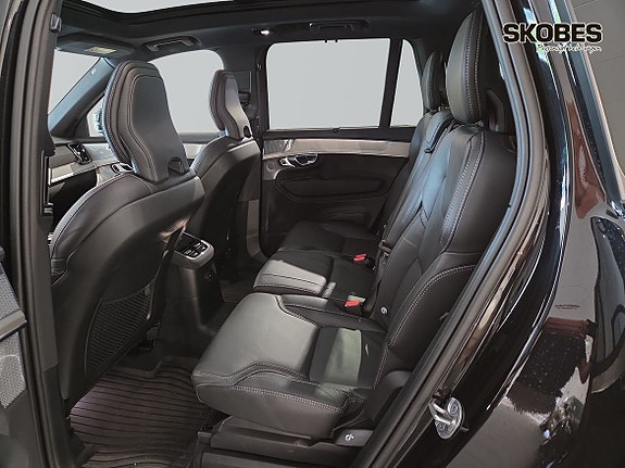 Volvo XC90 10 of 24