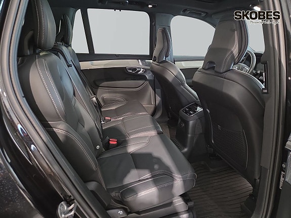 Volvo XC90 11 of 24