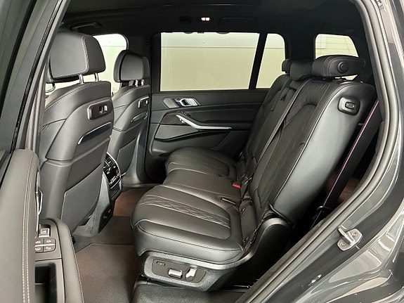 BMW X7 14 of 17