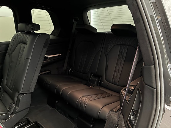 BMW X7 13 of 17