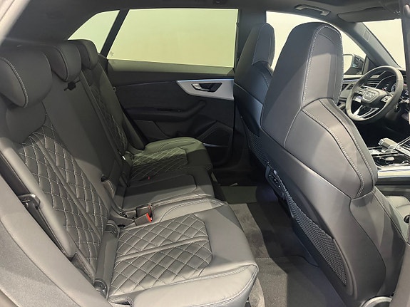Audi Q8 8 of 9