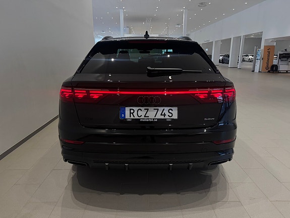 Audi Q8 4 of 9