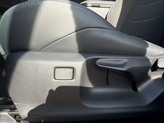 Toyota C-HR 24 of 26